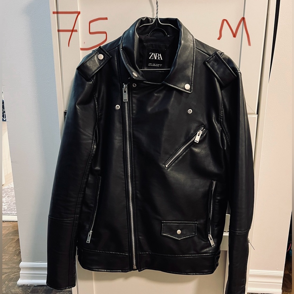 Black jacket made of leather, rain and water resistant, size M